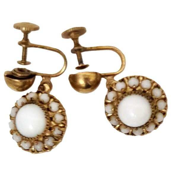 Vintage RARE Vargas Gold Filled White Confetti Flower Bead Screw On Earrings - Picture 7 of 10